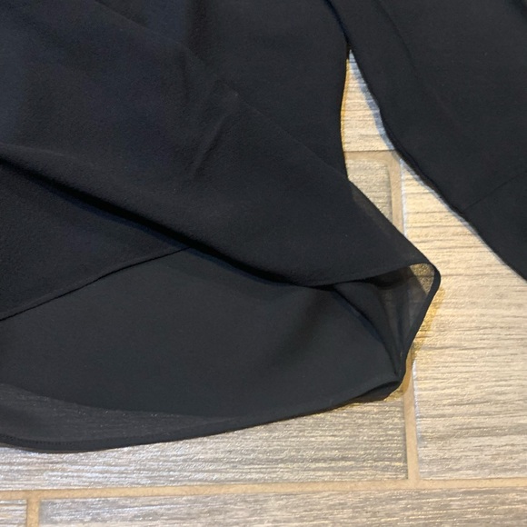 Gorgeous Silk Blouse by Harold’s!  In excellent condition⭐️ Size 6 - Picture 5 of 12